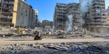 Израилийн арми Ливанд халдсаны улмаас Иран улс Ормузын хоолойг дахин хааж, гал зогсоох тохиролцоо “ганхаж эхэллээ”