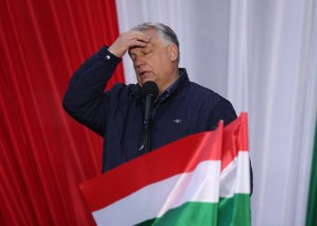 Унгарт 16 жил засагласан ерөнхий сайд Виктор Орбаны эрх баригч Фидес нам ялагдлаа