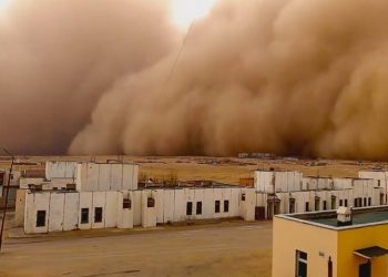 Салхи шуурганы улмаас барилгын дээвэр хууларсан 12 дуудлага, мэдээлэл бүртгэгджээ