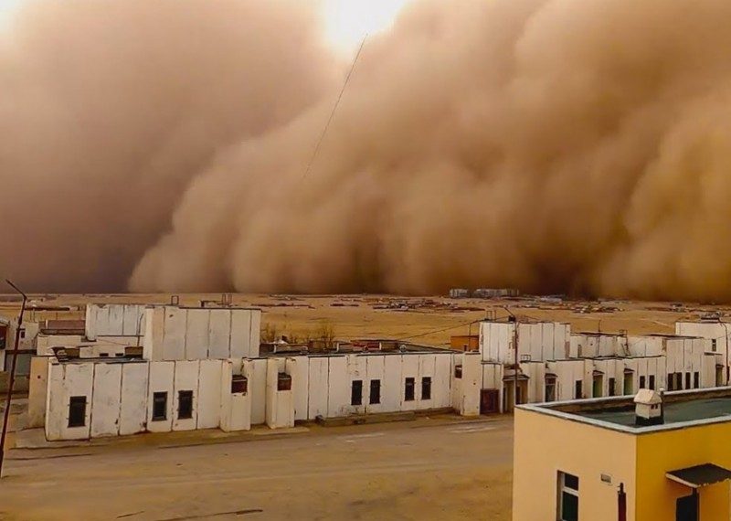 Салхи шуурганы улмаас барилгын дээвэр хууларсан 12 дуудлага, мэдээлэл бүртгэгджээ