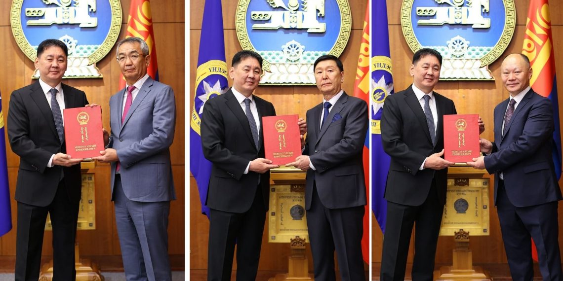 Элчин сайд нарт Итгэмжлэх жуух бичгийг нь гардууллаа