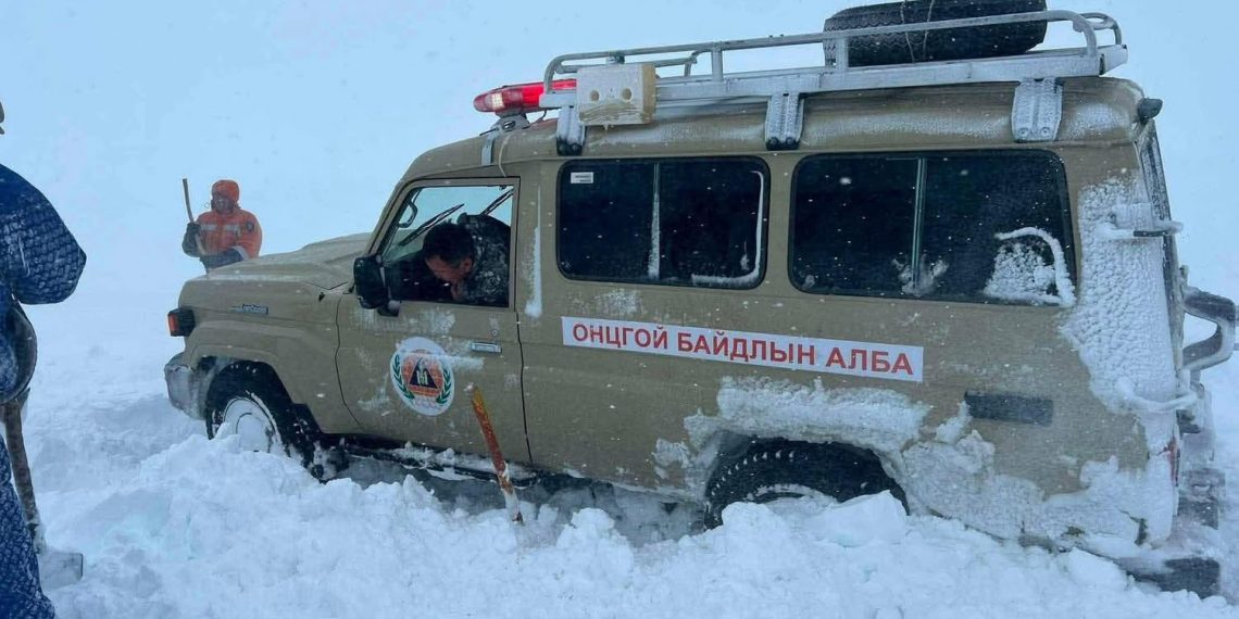Улаангомоос гарах хөдөлгөөнийг тавдугаар сарын 21-ний өдрийн 10:00 цаг хүртэл хаажээ