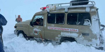 Улаангомоос гарах хөдөлгөөнийг тавдугаар сарын 21-ний өдрийн 10:00 цаг хүртэл хаажээ