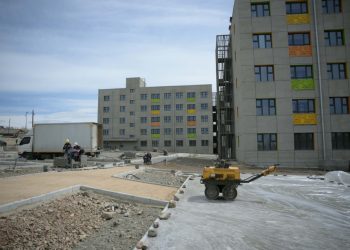 Шархад дэд төвийн эхний ээлжийн 338 айлын орон сууцны барилгын ажил 78 хувьтай байна