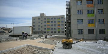 Шархад дэд төвийн эхний ээлжийн 338 айлын орон сууцны барилгын ажил 78 хувьтай байна