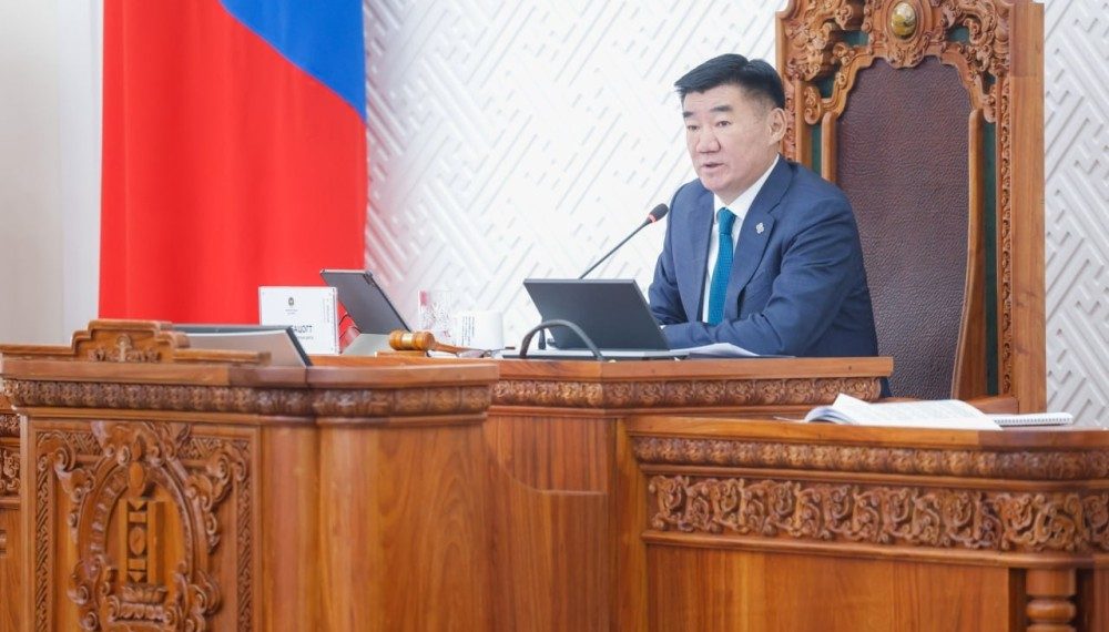 С.Бямбацогт: Танхимд ирц хангалтгүй байна,  гишүүдийн зөвлөх, туслахууд гишүүнээ чуулганы танхим руу яаралтай явуулна уу