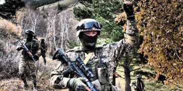 Хил зөрчиж орж ирээд хууль бусаар хайгуул хийж байсныг илрүүлжээ