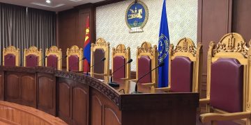 Ерөнхий шүүгчийг зургаан жилээр “зөвхөн нэг удаа” томилдог байх заалтыг Үндсэн хуулийн цэц хүчингүй болголоо