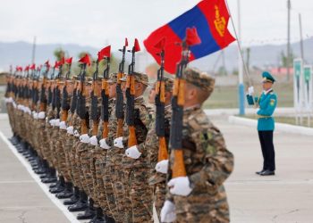 Цэргүүд тангаргаа өргөж, эх орныхоо дархан хилийг манах эрхэм үүргээ хүлээн авлаа