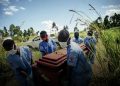 Эболагийн дэгдэлт нэмэгдэж байгаа ч дүрвэгсдийн хуарангууд дахь халдварыг хязгаарлахад хүндрэлтэй тулгарч байна