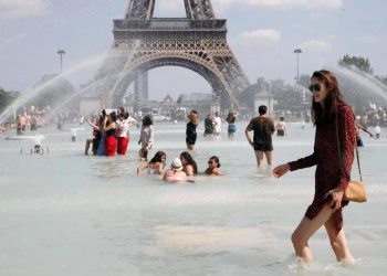 Франц даяар агаарын хэт халалтын улмаас хэдхэн өдрийн дотор 40 хүн усанд живж, амиа алджээ