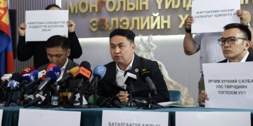 Цалинг 10 хувиар нэмэх сайдын саналыг зөвшөөрөх боломжгүй тул ажил хаяна