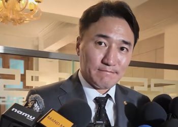 Г.Дамдинням: Оюутолгой төсөл бидэнд ашиггүй бол зогсоосон нь дээр. Яваад байх тусам өрөнд ороод байж болохгүй
