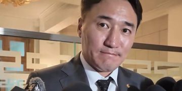 Г.Дамдинням: Оюутолгой төсөл бидэнд ашиггүй бол зогсоосон нь дээр. Яваад байх тусам өрөнд ороод байж болохгүй