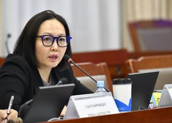 Б.Жаргалан: Та нар Онтрэ-ийн асуудлыг наймаалцчихсан юм биш үү. Өчигдрийн мэдээллийн араас Онтрэ-ийн хувьцаа өсчихсөн