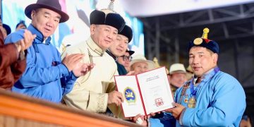 Үндэсний их баяр наадмын хүчит бөхийн барилдаанд Баярсайханы Орхонбаяр түрүүлж, Улсын даян аварга цол хүртлээ