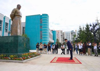Монгол Улсын Ерөнхийлөгч У.Хүрэлсүх Эрдэнэт хотын 50 жилийн ойн баярын хуралд оролцлоо