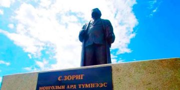 С.Зориг агсны хөшөөг нүүлгэх зөвшөөрөл өгсөн Сүхбаатар дүүргийн засаг даргын үндсэн цалинг хасах шийтгэл ногдуулжээ