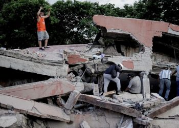 Колумбид болсон газар хөдлөлтийн улмаас 132 хүн амиа алдаад байна