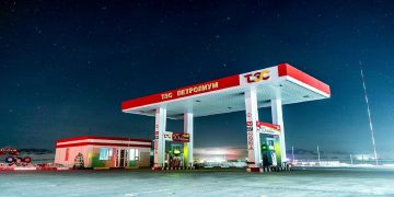 Хувийн дансандаа төлбөр авч, оочергүй шатахуун олгосон “Тэс Петролиум” ХХК-ийн салбарын эрхлэгчийг 2 саяар торгожээ