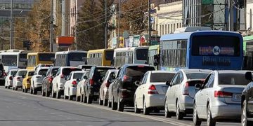Сурагчдын хичээл эхлэх болон дуусах цагийг өөрчилж, бүсчлэн авто замын хөдөлгөөнийг бууруулна