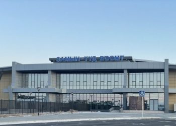 Замын-Үүдийн гаалийн ахлах байцаагч байхдаа 59 сая төгрөгийн хахууль авчээ
