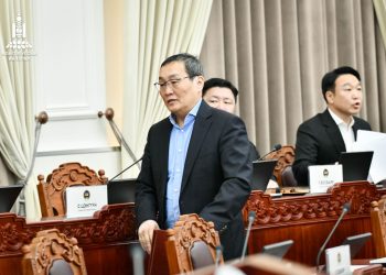 Х.Тэмүүжин: Төсвийн тодотголоор хуулиас гадуур зарцуулсан зардлаа хаах гэж байна