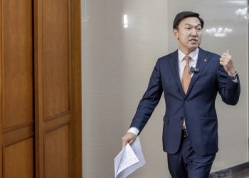 МАН-ын жагсаалтыг тэргүүлэгчид намын даргынхаа бодлого, шийдвэрийг дэмжихгүй байна