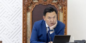Н.Учрал: Оюутолгойн ногдол ашгаар эрчим хүчний асуудлаа шийдье гэхээр АН-ын зарим гишүүн таг зүүний үзэл баримтлалтай давхиад байна